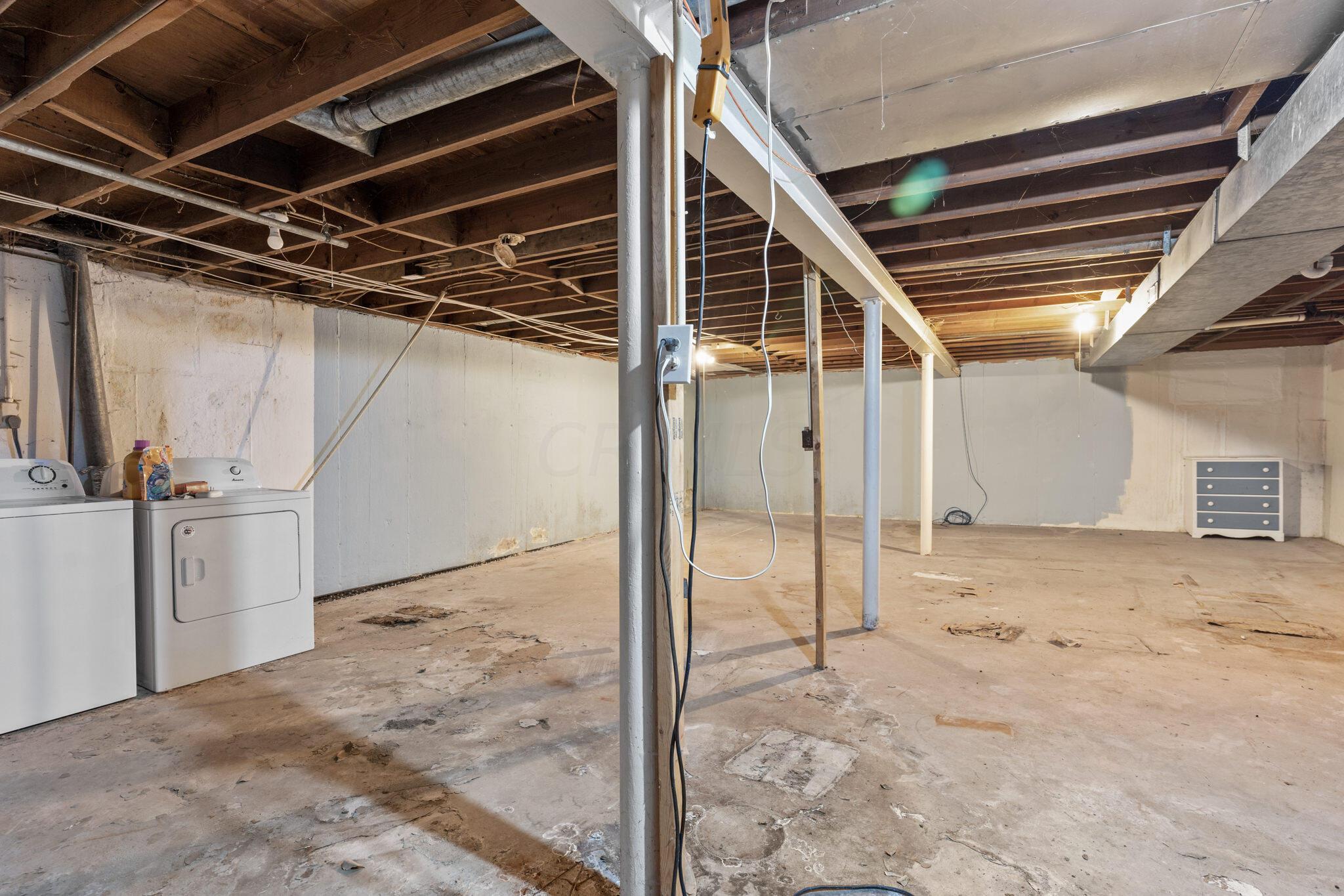 225 Darbyhurst Road Columbus, OH 43228 - Photo 23 of 31 Darbyhurst Zillow Sized-17