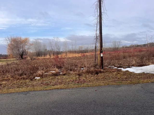 $68,500 | Lake Road, Unit 3, Oshkosh, WI 54902