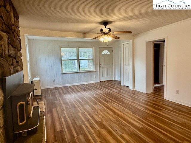 304 Elk River Road Elk Park, NC 28622 - Photo 11 of 36 a view of a livingroom with a fireplace