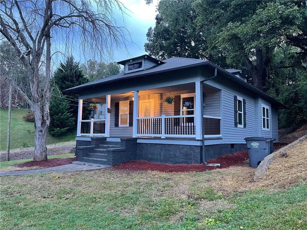 123 East Spring Street Elkin, NC 28621 - Photo 1 of 32 Gallery Image 1
