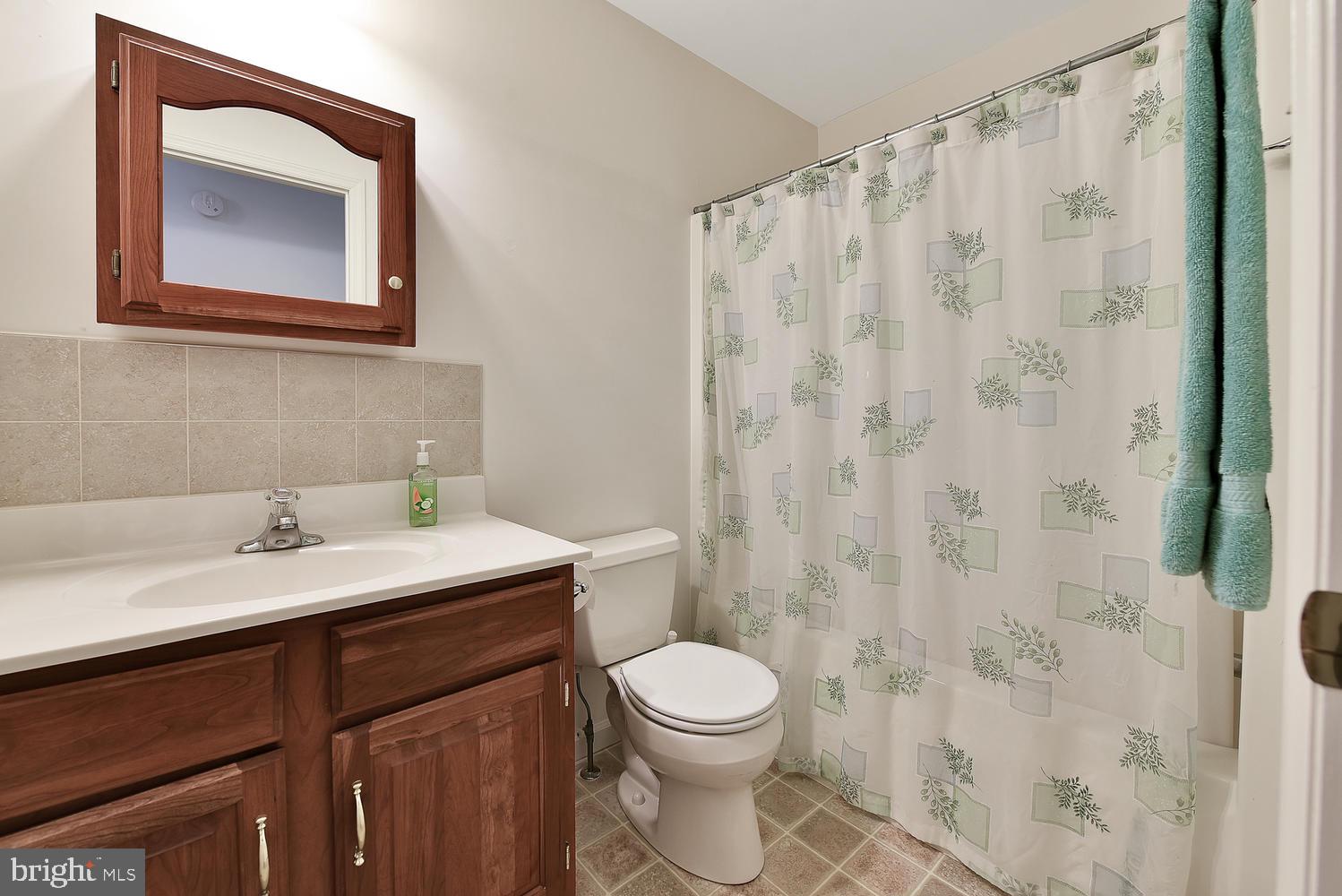 5397 Stone Road Frederick, MD 21703 - Photo 22 of 33 2nd Full Bath on main level