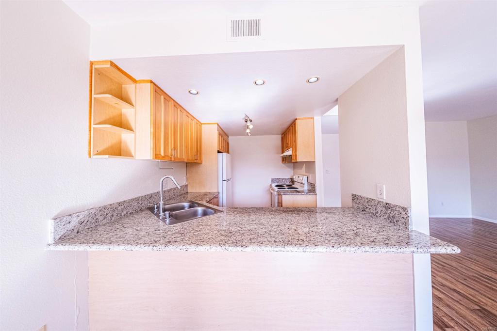2374 Caringa Way Carlsbad, CA 92009 - Photo 2 of 41