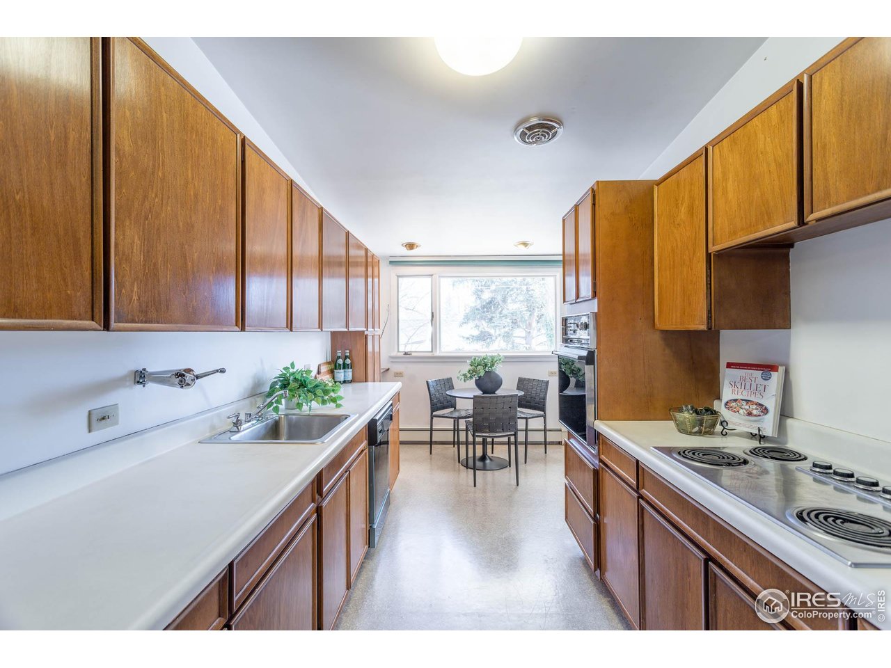 2207 Bluebell Avenue Boulder, CO 80302 - Photo 17 of 47 a kitchen with lots of counter top space