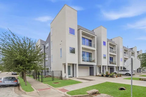 $430,000 | 3303 Baron Street, Houston, TX 77020