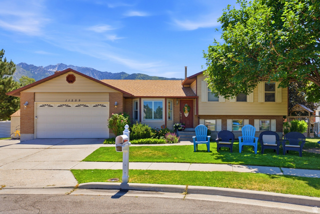 11209 Christopher Circle Sandy, UT 84092 - Photo 2 of 53