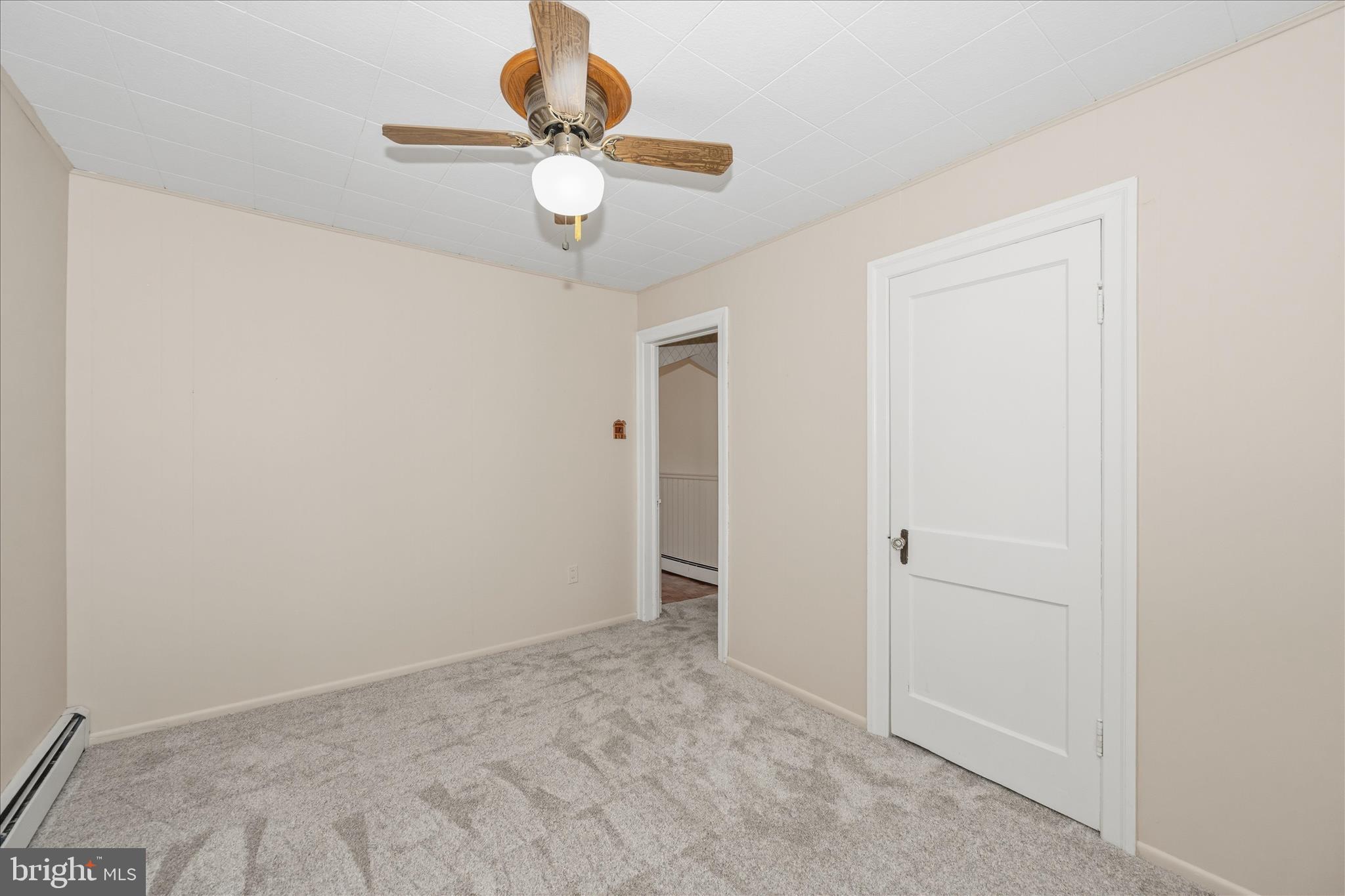 11205 Hessong Bridge Road Thurmont, MD 21788 - Photo 25 of 69 wooden floor in an empty room