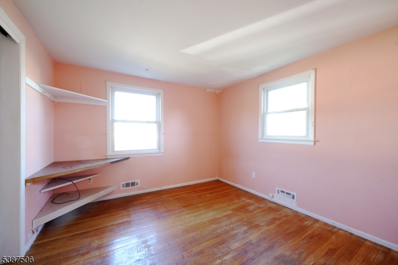 16 Hart Place Union, NJ 07083 - Photo 11 of 14