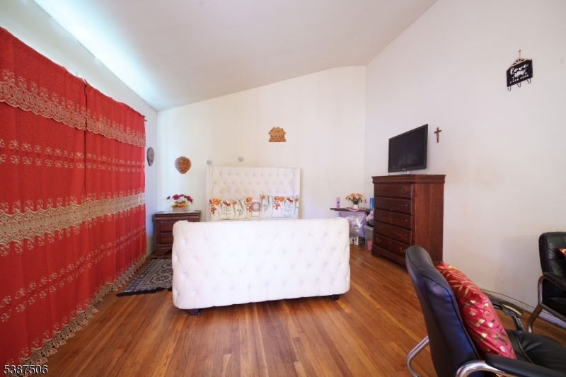 16 Hart Place Union, NJ 07083 - Photo 7 of 14