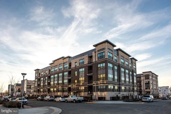 $590,000 | 2324 Wind Charm Street, Unit 306, Herndon, VA 20171