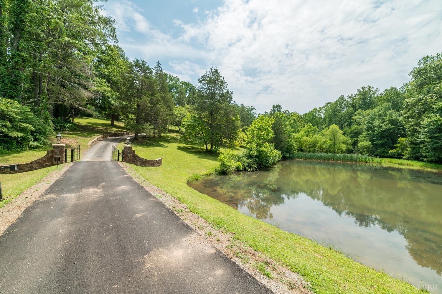 2808 Link Road Lynchburg, VA 24503 - Photo 4 of 78 Gallery Image 4