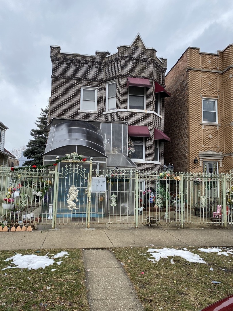3447 North Ridgeway Avenue Chicago, IL 60618 - Photo 2 of 42 Gallery Image 2