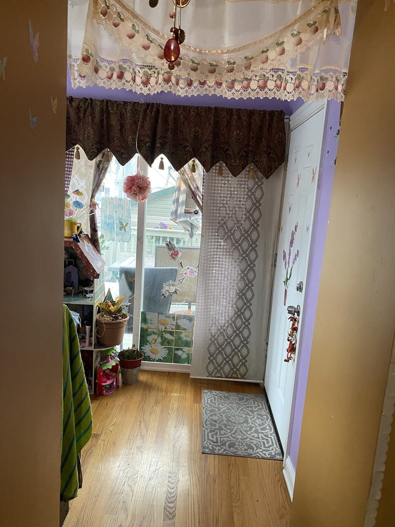 3447 North Ridgeway Avenue Chicago, IL 60618 - Photo 12 of 42 Gallery Image 12