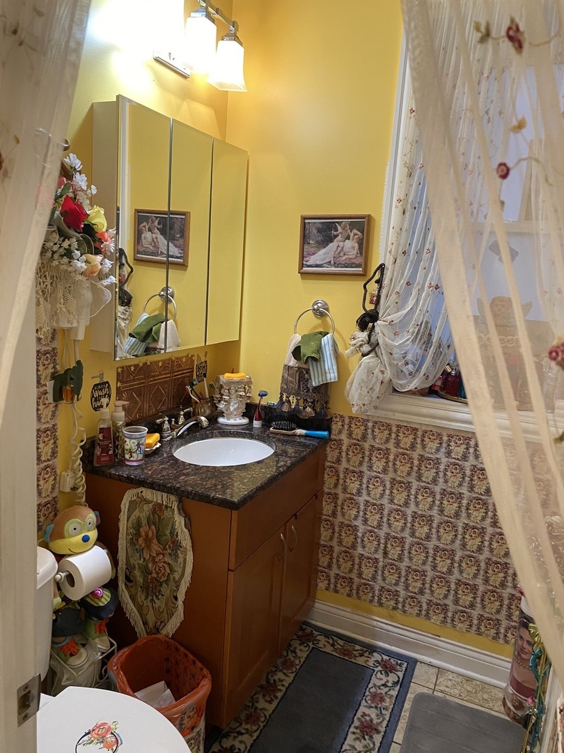 3447 North Ridgeway Avenue Chicago, IL 60618 - Photo 14 of 42 Gallery Image 14