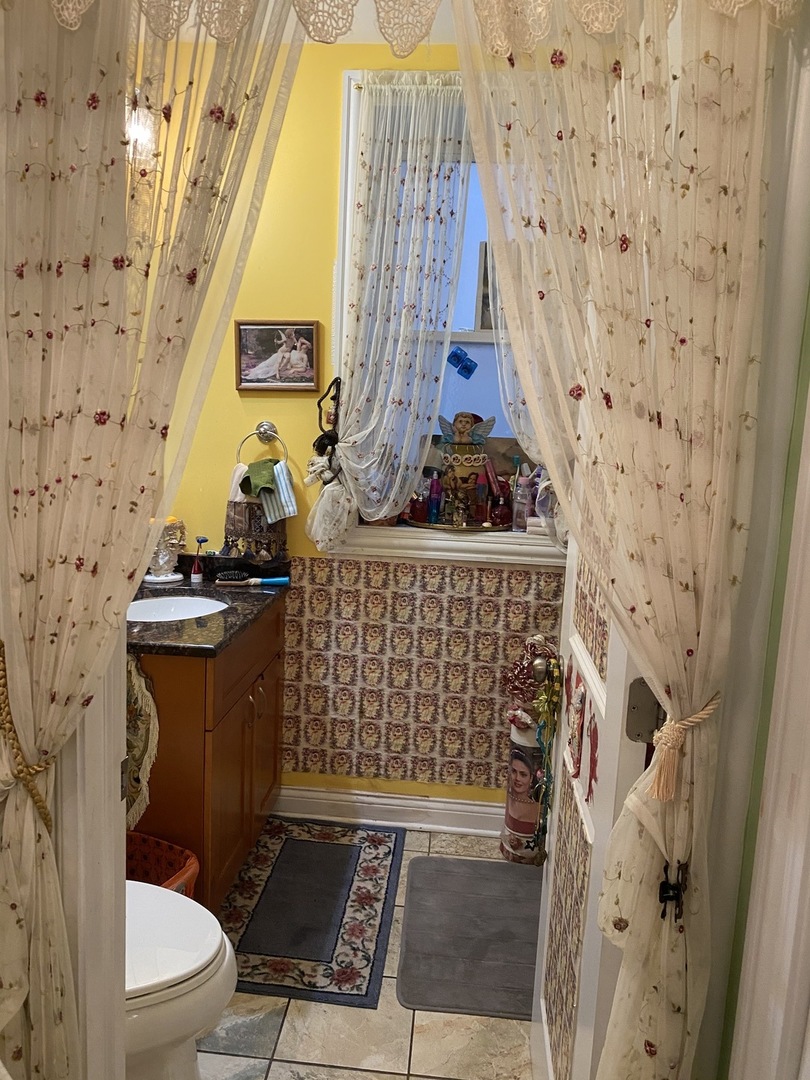3447 North Ridgeway Avenue Chicago, IL 60618 - Photo 15 of 42 Gallery Image 15