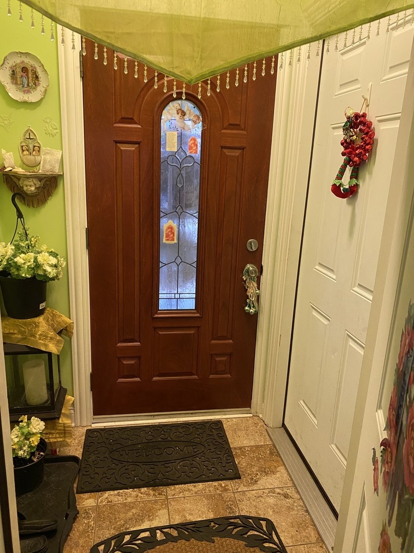 3447 North Ridgeway Avenue Chicago, IL 60618 - Photo 3 of 42 Gallery Image 3