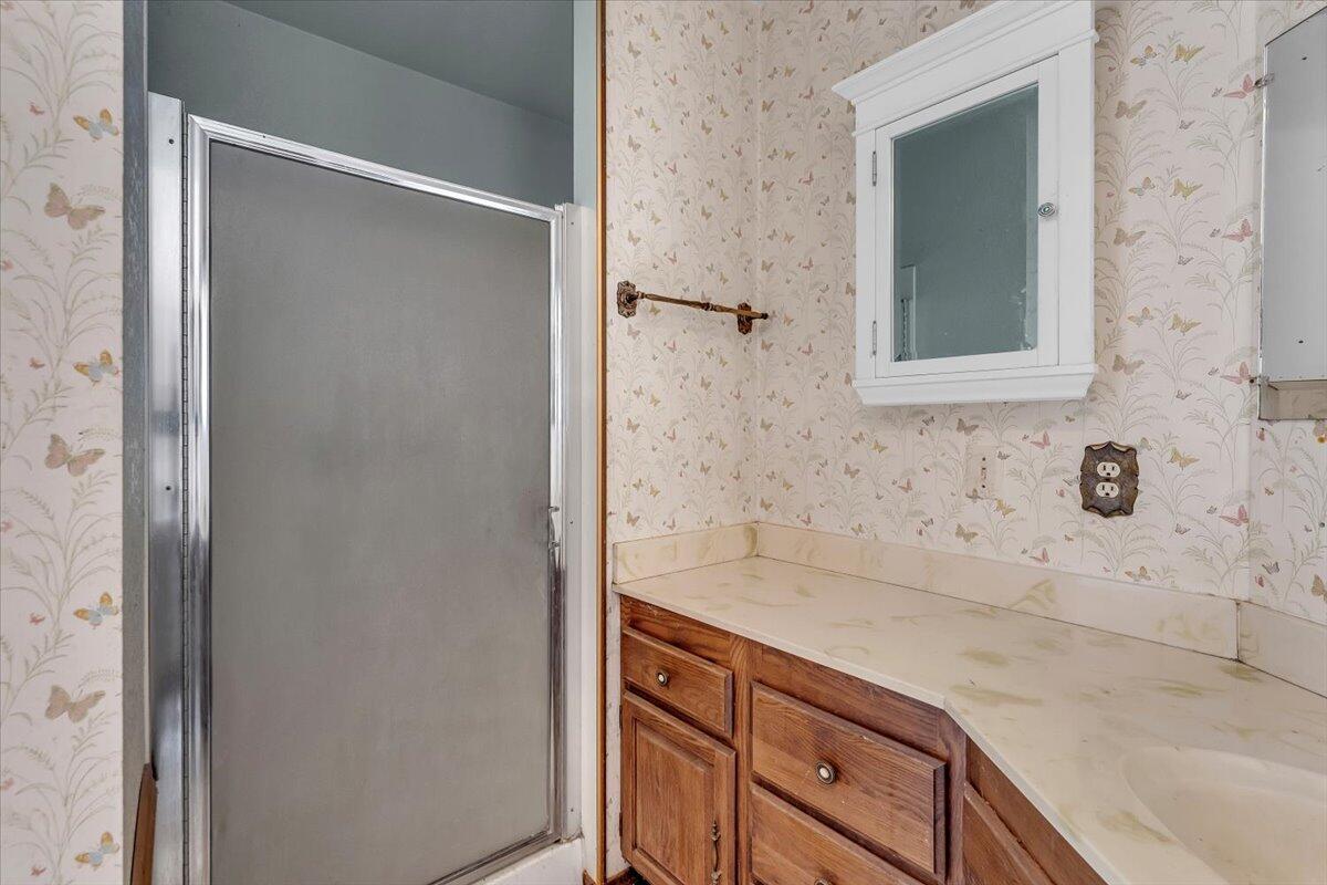 770 Day Road McArthur, CA 96056 - Photo 14 of 34 Primary bathroom