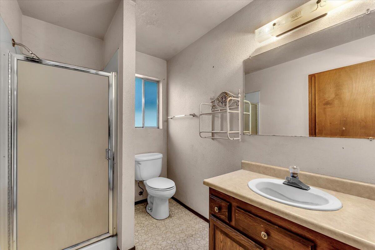 770 Day Road McArthur, CA 96056 - Photo 22 of 34 Bathroom #2