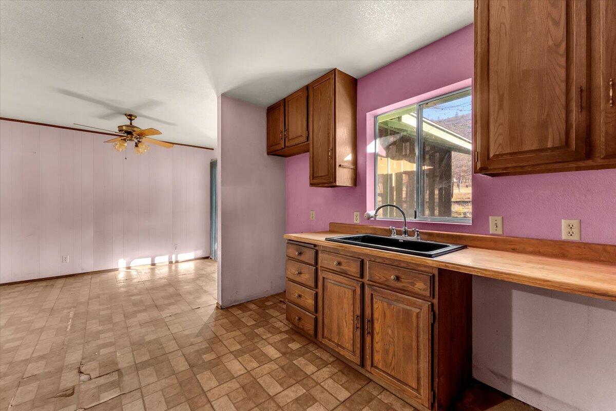 770 Day Road McArthur, CA 96056 - Photo 10 of 34 Kitchen