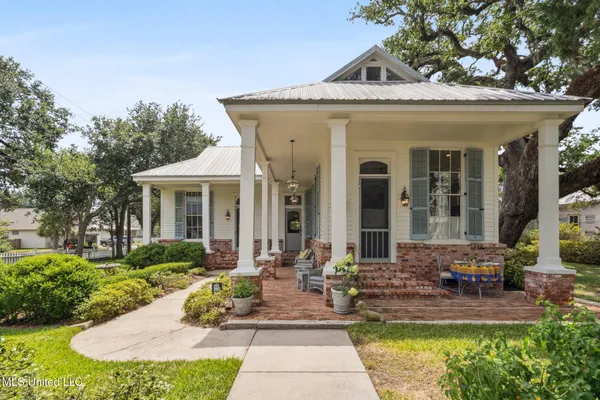 $1,450,000 | 200 Carroll Avenue, Bay St. Louis, MS 39520