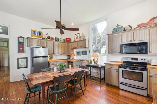 $1,450,000 | 200 Carroll Avenue, Bay St. Louis, MS 39520