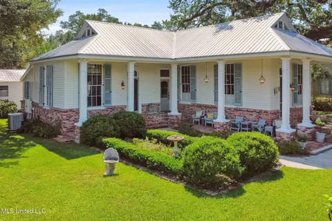$1,450,000 | 200 Carroll Avenue, Bay St. Louis, MS 39520
