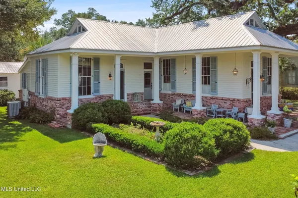 $1,450,000 | 200 Carroll Avenue, Bay St. Louis, MS 39520