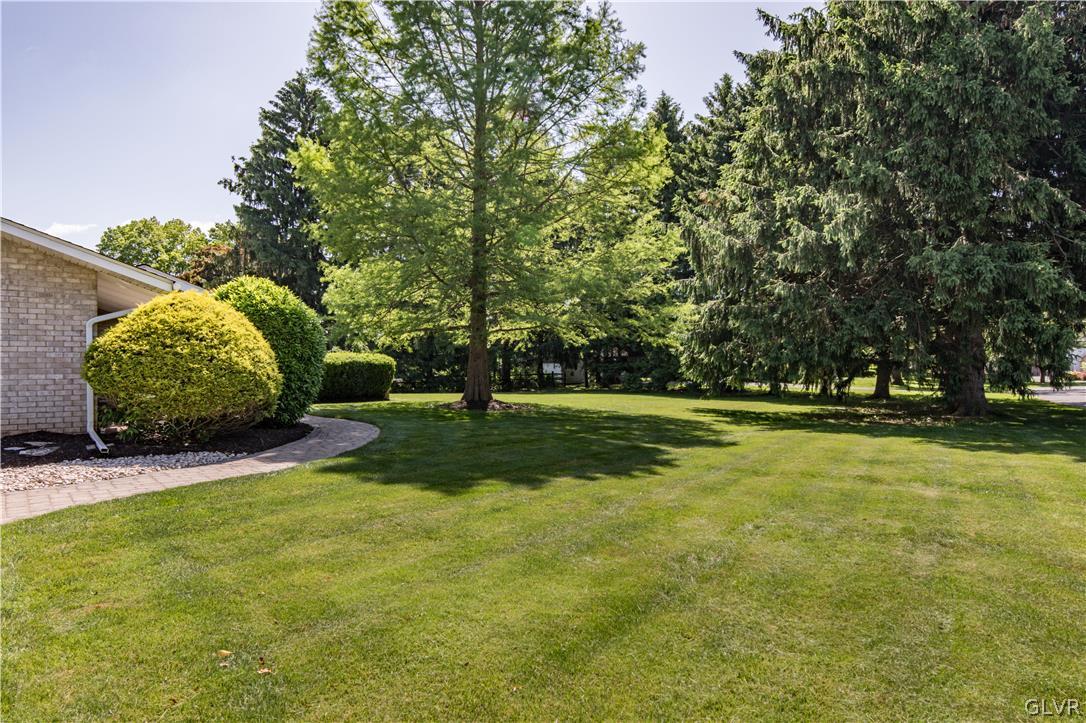 975 Wedgewood Road Bethlehem, PA 18017 - Photo 8 of 49 Gallery Image 8