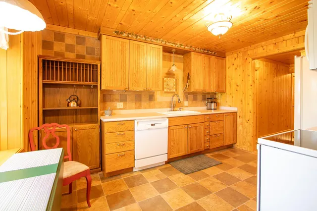 $749,000 | 49734 202nd Place, McGregor, MN 55760