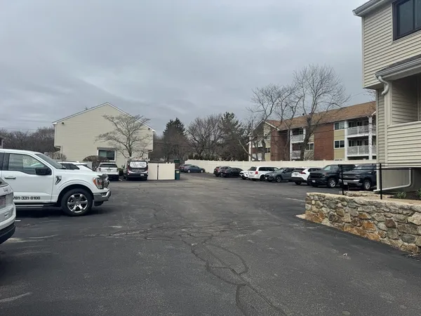 $3,000 | 909 Pleasant Street, Unit 14, Weymouth, MA 02189