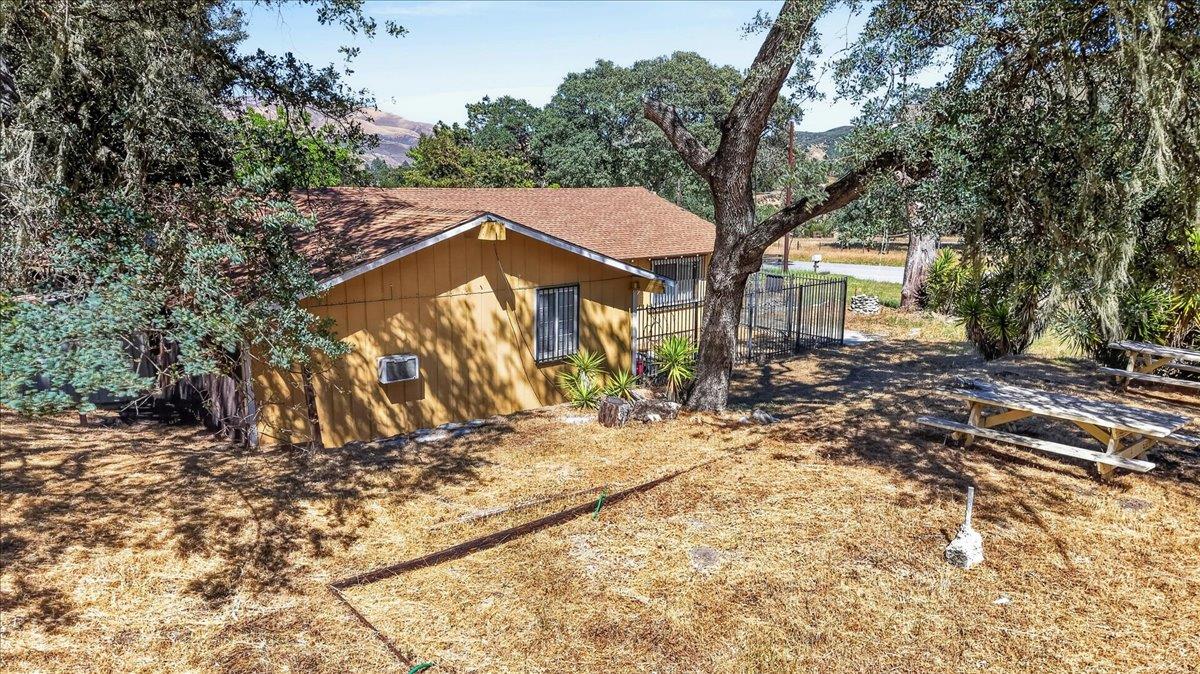 46404 Arroyo Seco Road Greenfield, CA 93927 - Photo 36 of 53 a view of a house with a snow on the tree