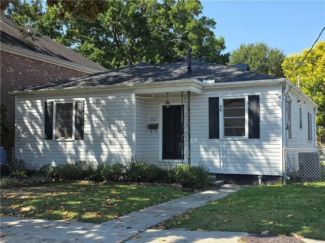 $2,400 | 552 Metairie Lawn Drive, Metairie, LA 70001