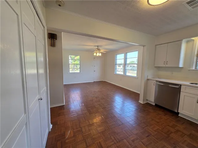 $2,400 | 552 Metairie Lawn Drive, Metairie, LA 70001