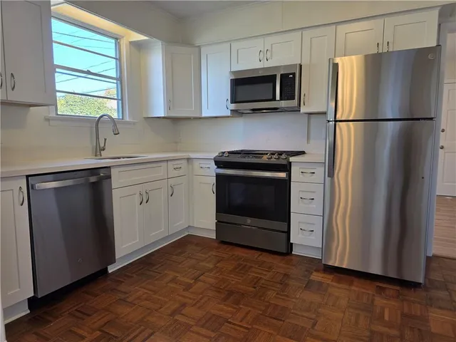 $2,400 | 552 Metairie Lawn Drive, Metairie, LA 70001