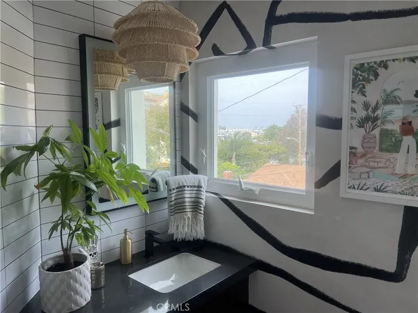 $8,500 | 610 9th Street, Unit A, Hermosa Beach, CA 90254