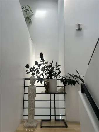$8,500 | 610 9th Street, Unit A, Hermosa Beach, CA 90254