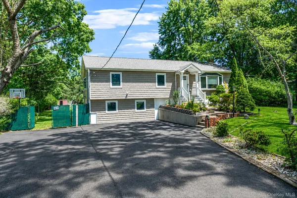 $699,900 | 7 Somerset Street, Centereach, NY 11720