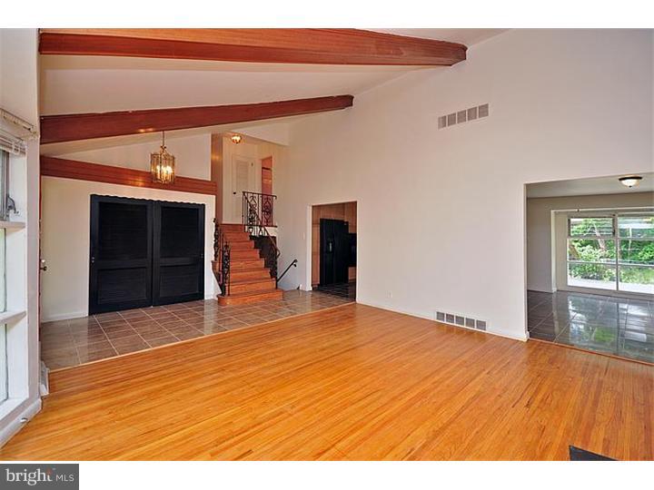 641 Ashbourne Road Cheltenham, PA 19012 - Photo 5 of 24 Living Room