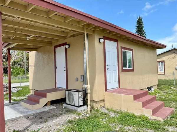 $1,400 | 514 North 27th Street, Unit B, Fort Pierce, FL 34947