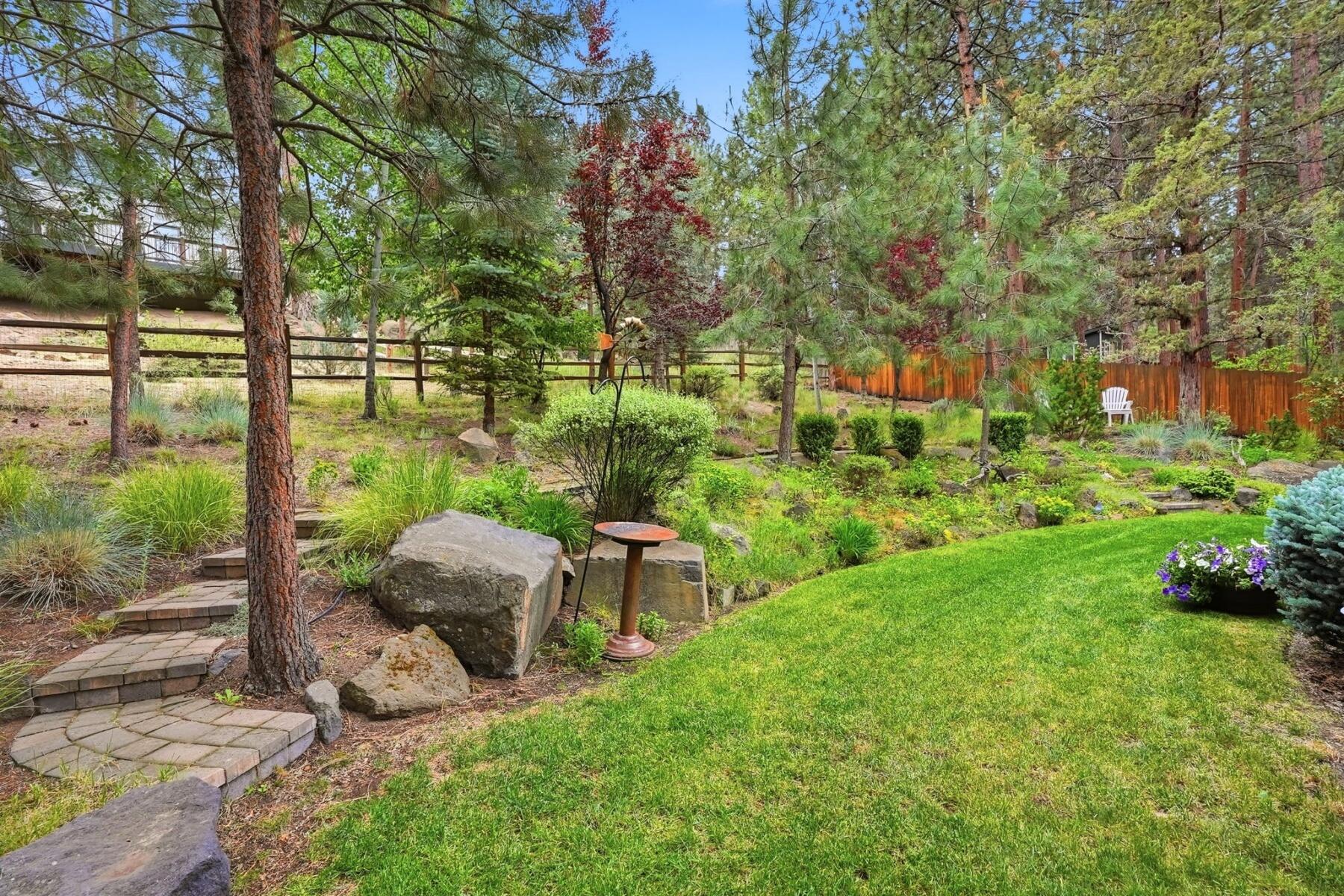 1098 Northwest Stannium Road Bend, OR 97703 - Photo 33 of 45