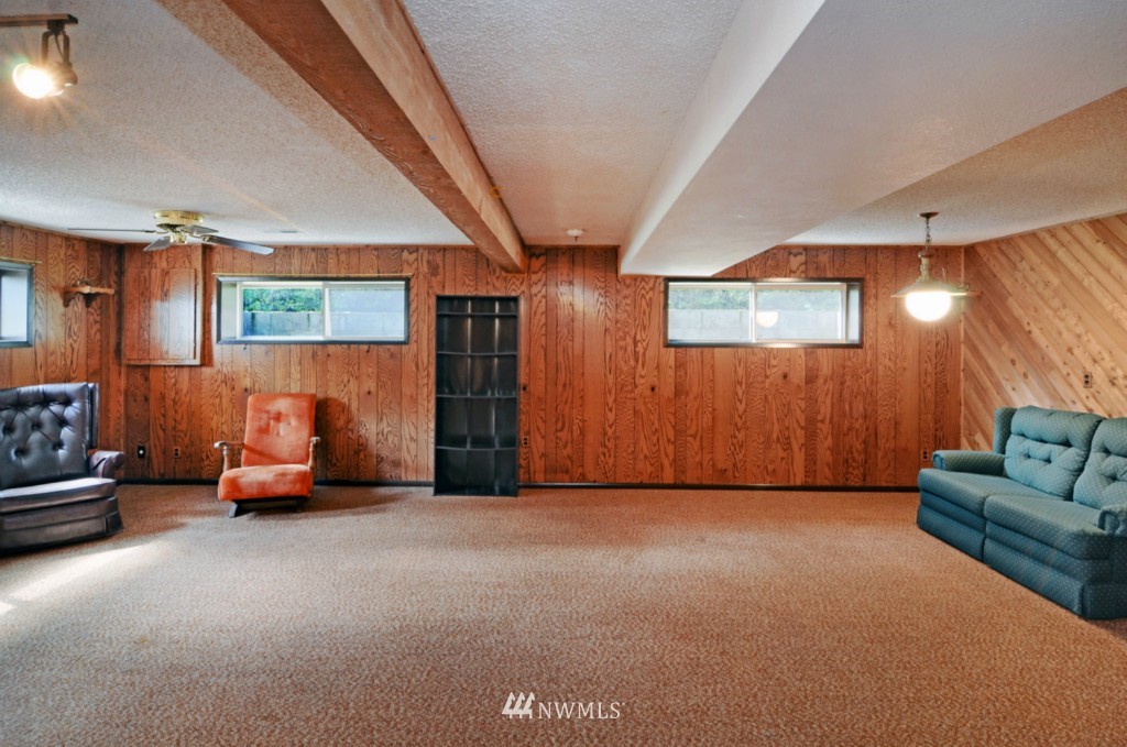 1260 Northwest Thompson Road Poulsbo, WA 98370 - Photo 12 of 24 Gallery Image 12