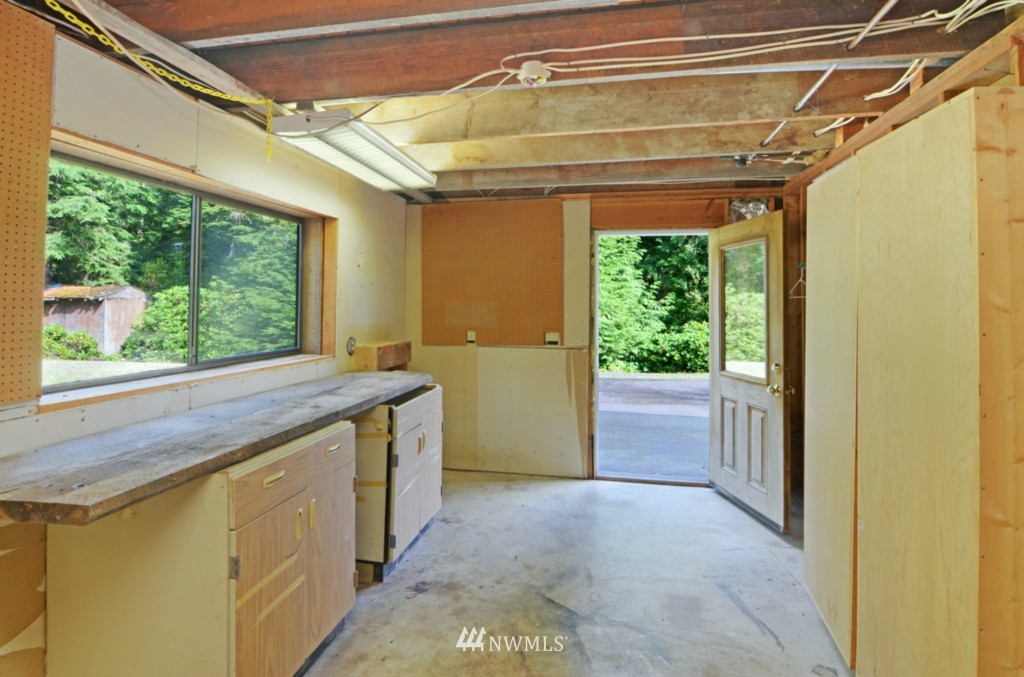 1260 Northwest Thompson Road Poulsbo, WA 98370 - Photo 22 of 24 Gallery Image 22