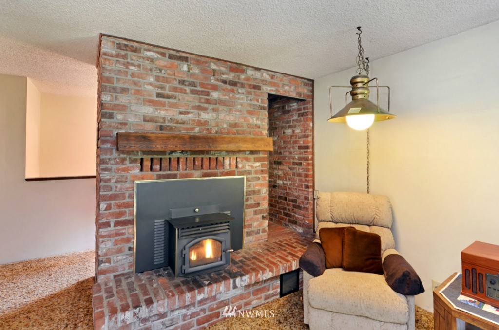 1260 Northwest Thompson Road Poulsbo, WA 98370 - Photo 4 of 24 Gallery Image 4