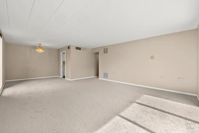 $199,900 | 5300 Walnut Avenue, Unit 12B, Downers Grove, IL 60515