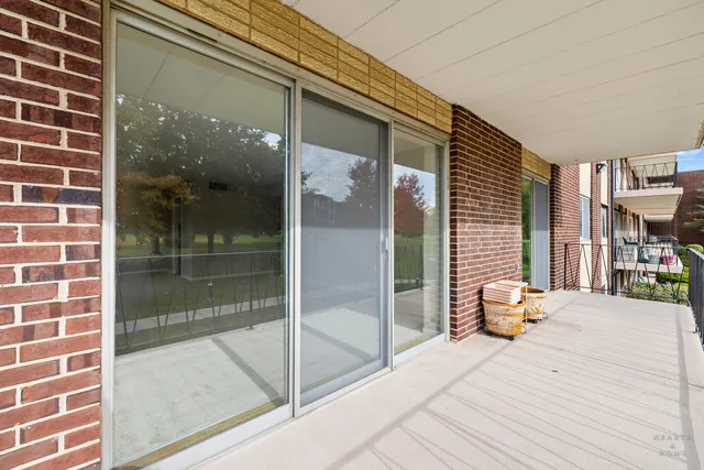 $199,900 | 5300 Walnut Avenue, Unit 12B, Downers Grove, IL 60515