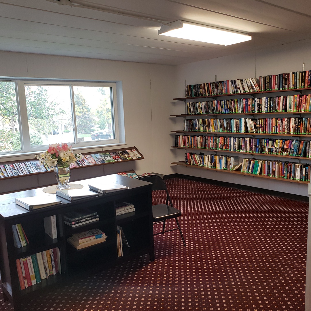 5300 Walnut Avenue, Unit 12B Downers Grove, IL 60515 - Photo 24 of 30 a workspace with furniture and window