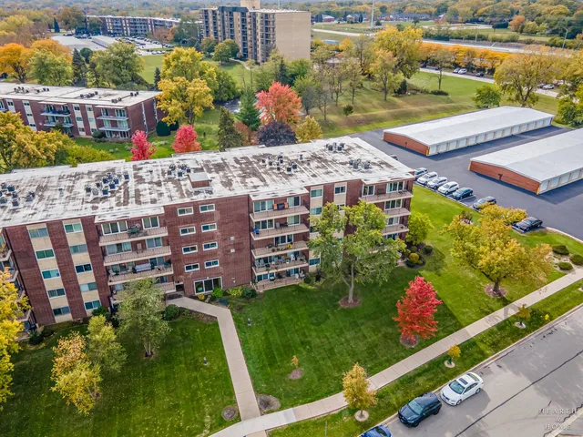 $199,900 | 5300 Walnut Avenue, Unit 12B, Downers Grove, IL 60515
