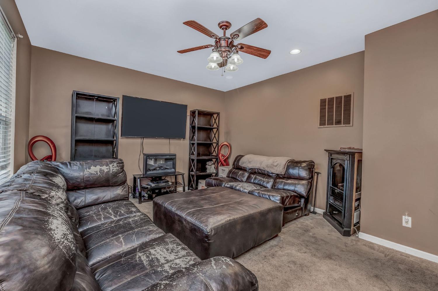 8218 Lawrence Road West Chester, OH 45069 - Photo 15 of 25