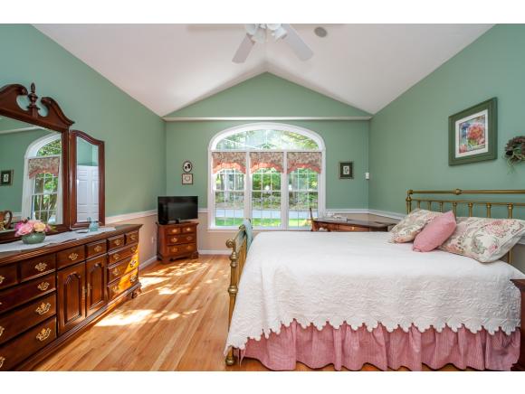 28 Bush Hill Road Pelham, NH 03076 - Photo 16 of 36