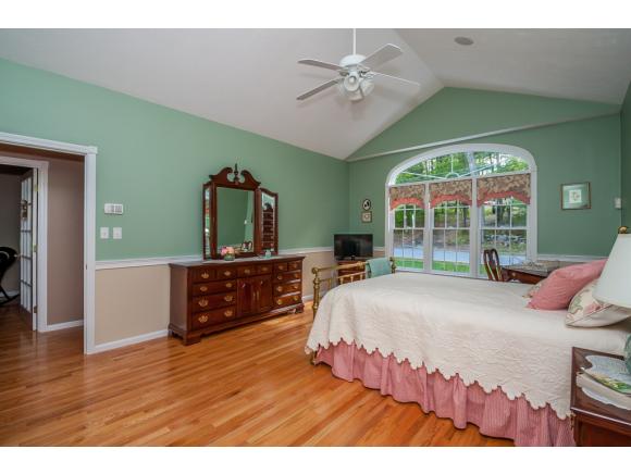 28 Bush Hill Road Pelham, NH 03076 - Photo 17 of 36