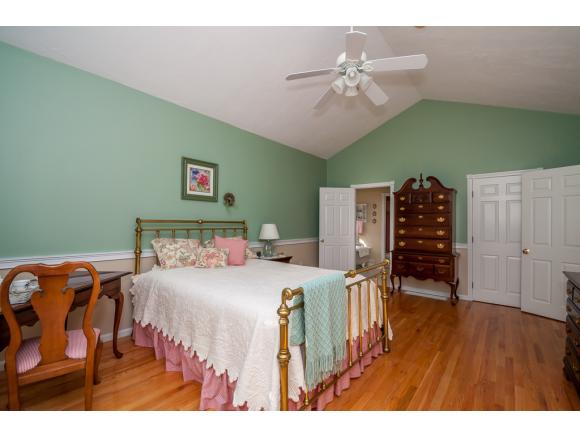 28 Bush Hill Road Pelham, NH 03076 - Photo 20 of 36